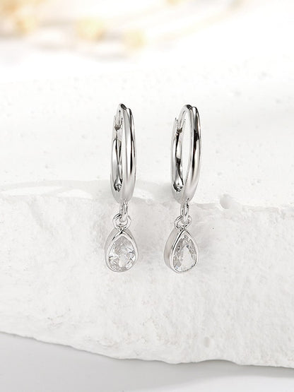 Ohrring aus 925er Sterlingsilber mit Zirkonia in Tropfenform