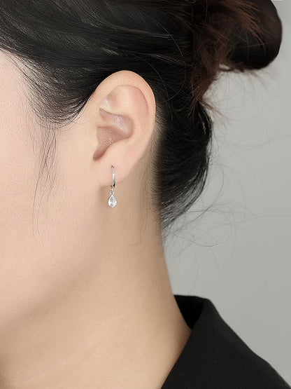Ohrring aus 925er Sterlingsilber mit Zirkonia in Tropfenform