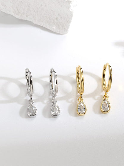 Ohrring aus 925er Sterlingsilber mit Zirkonia in Tropfenform